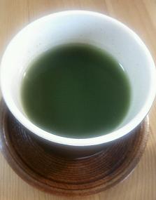 お湯で溶いた「するっと抹茶」